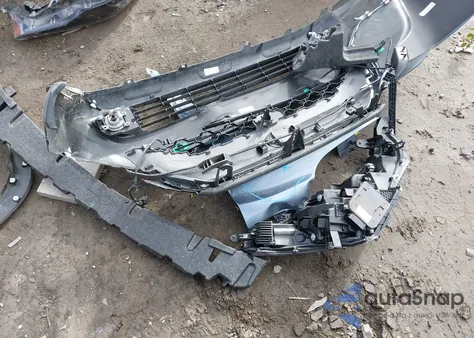 2024 Toyota Corolla Cross Xle z USA, uszkodzony, nr VIN 7MUDAABG0RV098817